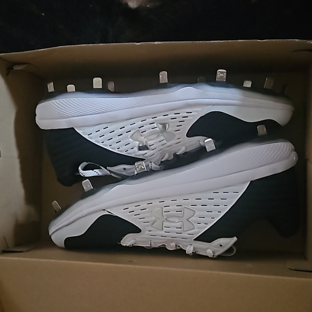 Mens Under Armour metal cleats